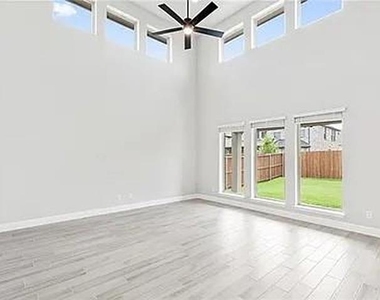 1012 Ridgehurst Road - Photo Thumbnail 9