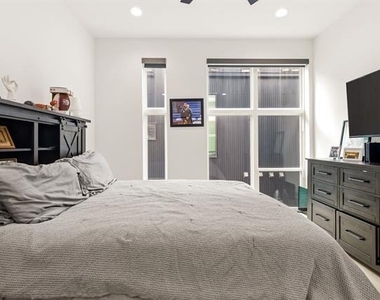 2102 N Prairie Avenue - Photo Thumbnail 15