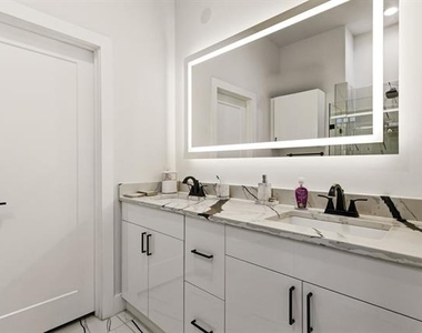 2102 N Prairie Avenue - Photo Thumbnail 18