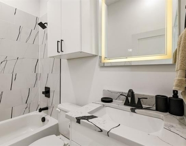 2102 N Prairie Avenue - Photo Thumbnail 13