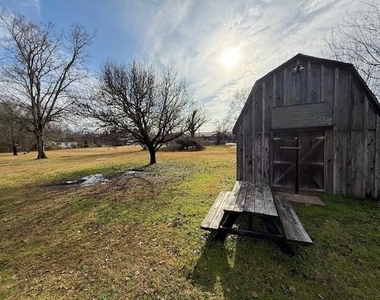 642 N Love Street - Photo Thumbnail 2