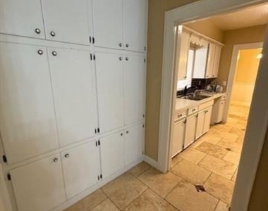 642 N Love Street - Photo Thumbnail 10