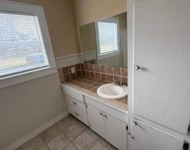 642 N Love Street - Photo Thumbnail 15