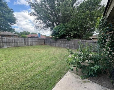 1940 Willow Vale Drive - Photo Thumbnail 20