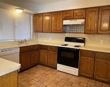 1940 Willow Vale Drive - Photo Thumbnail 2