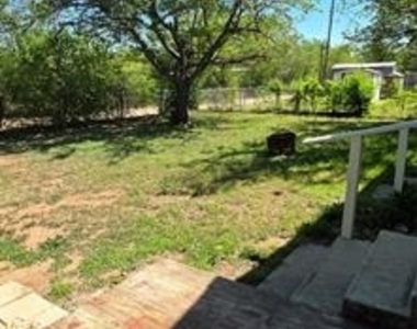 2117 Grand Avenue - Photo Thumbnail 10