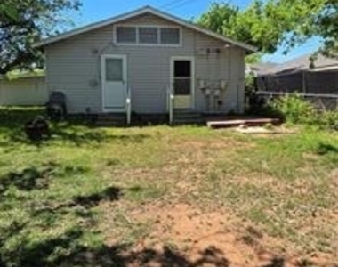 2117 Grand Avenue - Photo Thumbnail 11