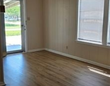 2117 Grand Avenue - Photo Thumbnail 2