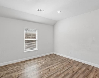 317 Fire Rock Drive - Photo Thumbnail 9