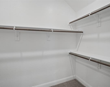 317 Fire Rock Drive - Photo Thumbnail 27