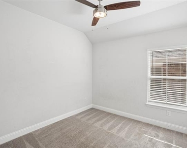 317 Fire Rock Drive - Photo Thumbnail 17