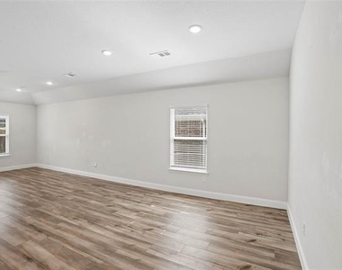 317 Fire Rock Drive - Photo Thumbnail 10