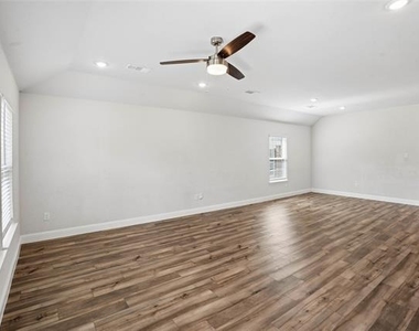 317 Fire Rock Drive - Photo Thumbnail 13