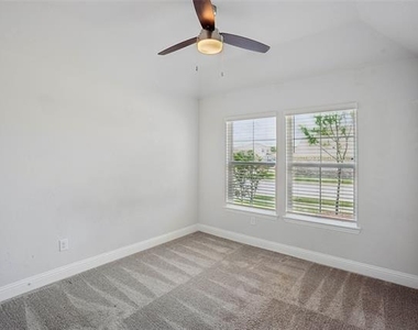 317 Fire Rock Drive - Photo Thumbnail 14