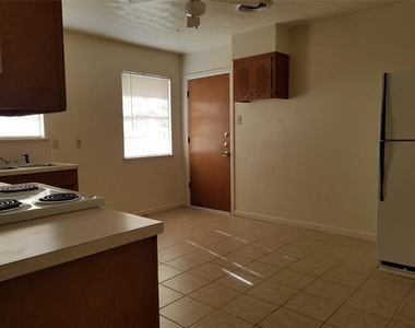 2317 S 38th Street - Photo Thumbnail 1