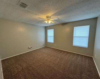 1805 Brookwood Drive - Photo Thumbnail 5