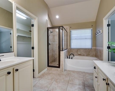 1001 Porter Place - Photo Thumbnail 14