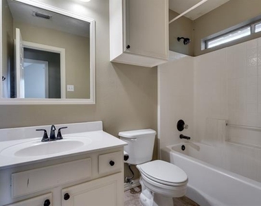 1001 Porter Place - Photo Thumbnail 17