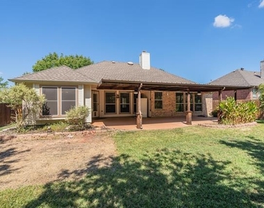 1001 Porter Place - Photo Thumbnail 25