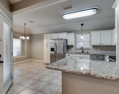 1001 Porter Place - Photo Thumbnail 8