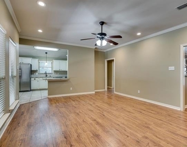 1001 Porter Place - Photo Thumbnail 6