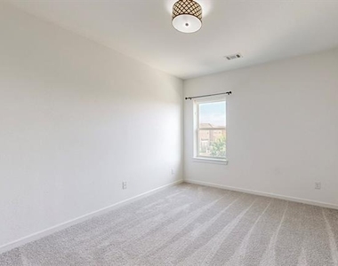 123 Palacio Street - Photo Thumbnail 28