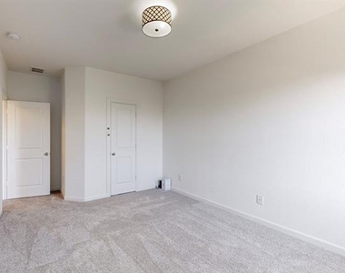 123 Palacio Street - Photo Thumbnail 29