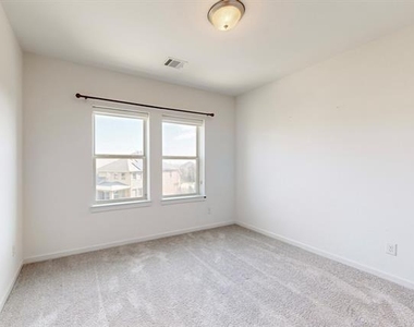 123 Palacio Street - Photo Thumbnail 30
