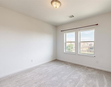 123 Palacio Street - Photo Thumbnail 31