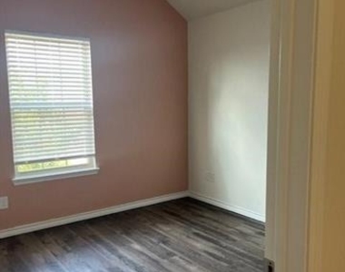 2416 Evening Stone Drive - Photo Thumbnail 18