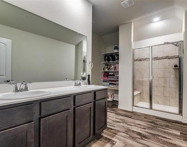 2416 Evening Stone Drive - Photo Thumbnail 19