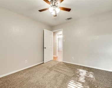 6108 Paradise Drive - Photo Thumbnail 17