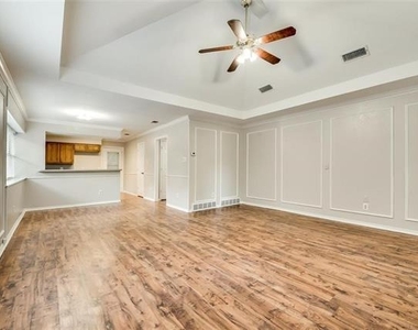 6108 Paradise Drive - Photo Thumbnail 2