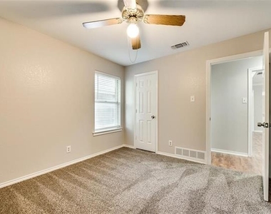 6108 Paradise Drive - Photo Thumbnail 14