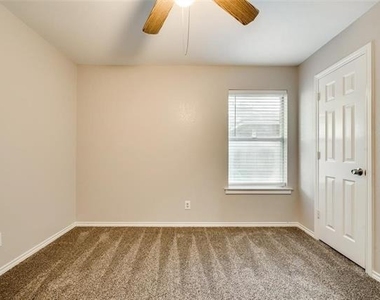 6108 Paradise Drive - Photo Thumbnail 10
