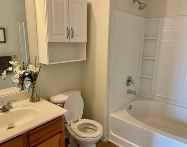 12737 Northern Pine Drive - Photo Thumbnail 10