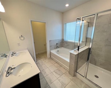 2605 Warren Lane - Photo Thumbnail 11