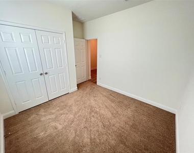 2605 Warren Lane - Photo Thumbnail 2