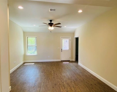 312 W Heron Street - Photo Thumbnail 1