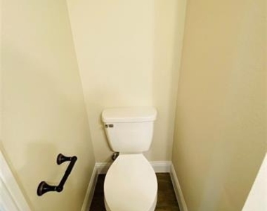 312 W Heron Street - Photo Thumbnail 13