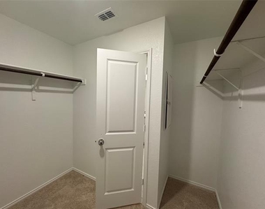 6533 Middlebury Drive - Photo Thumbnail 20