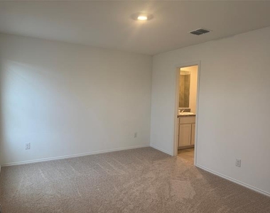 6533 Middlebury Drive - Photo Thumbnail 18