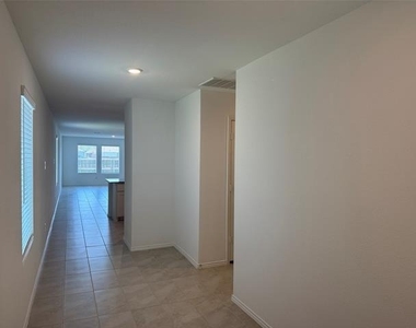 6533 Middlebury Drive - Photo Thumbnail 4