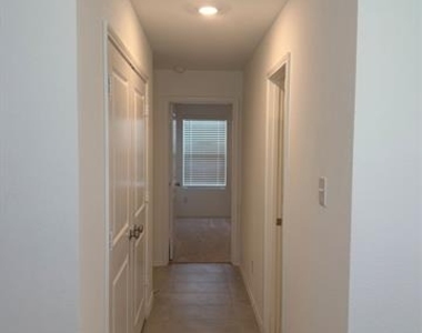 6533 Middlebury Drive - Photo Thumbnail 10