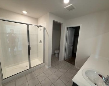 3112 Shorthorn Way - Photo Thumbnail 3