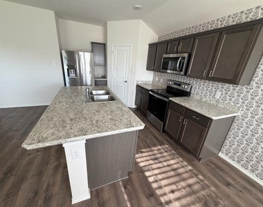 3112 Shorthorn Way - Photo Thumbnail 1