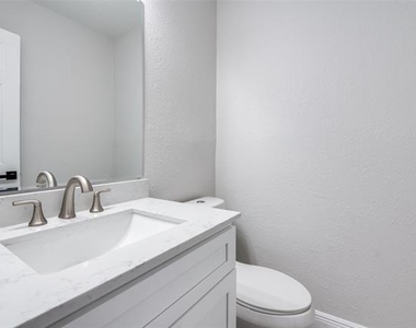 5444 Gaston Avenue - Photo Thumbnail 2