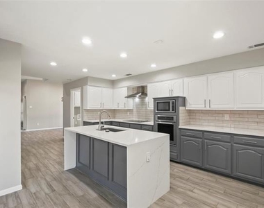 6019 Yellow Rock Trail - Photo Thumbnail 5