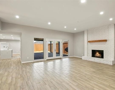 6019 Yellow Rock Trail - Photo Thumbnail 10