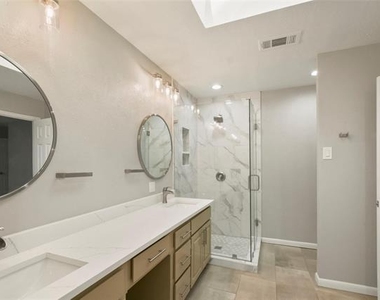 6019 Yellow Rock Trail - Photo Thumbnail 8